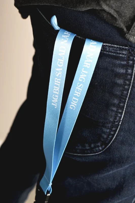 nyckelband-Jag-blir-sa-glad-BLA1