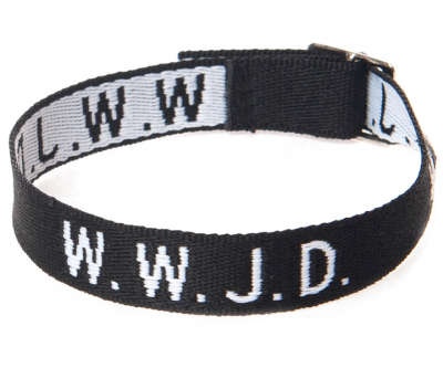 Armband med texten WWJD i svart vävt tyg